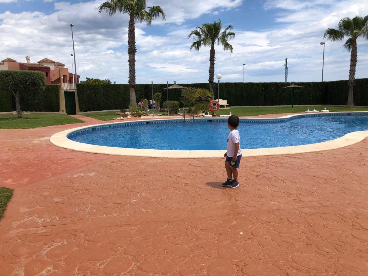 New Apartment In Torrevieja , Punta Prima Orihuela Costa With Pool أوريويلا المظهر الخارجي الصورة
