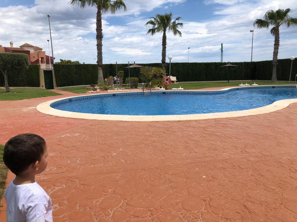 New Apartment In Torrevieja , Punta Prima Orihuela Costa With Pool أوريويلا المظهر الخارجي الصورة