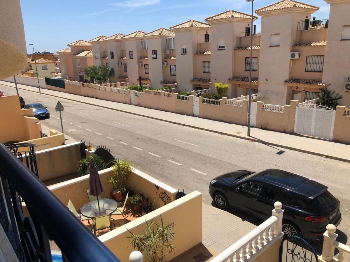 New Apartment In Torrevieja , Punta Prima Orihuela Costa With Pool أوريويلا المظهر الخارجي الصورة